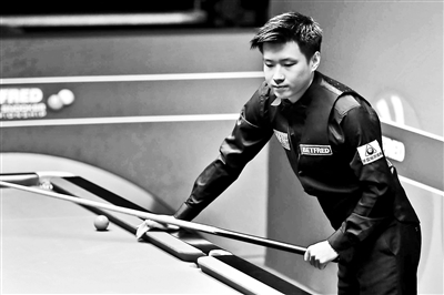 很多球迷相 很多球迷相