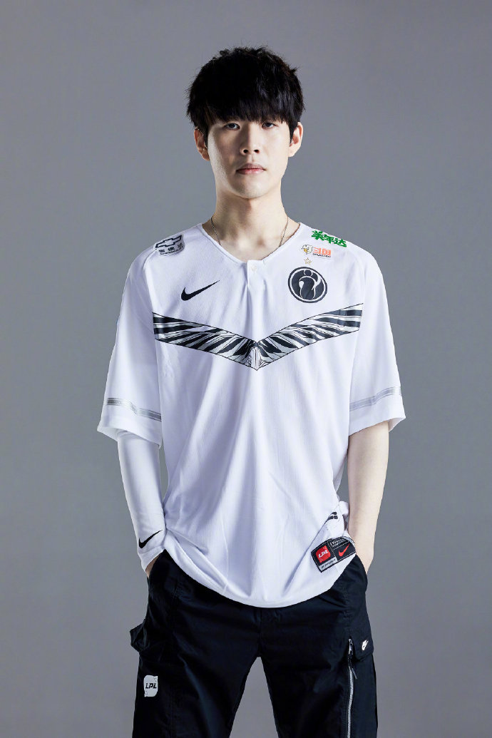 在张恩华效 在张恩华效