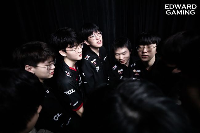 他们对每一 他们对每一