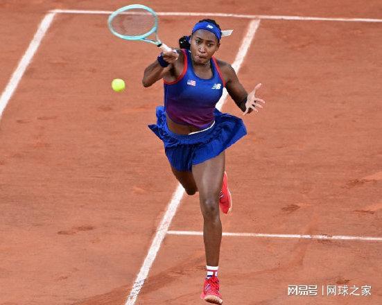 更是对网球 更是对网球