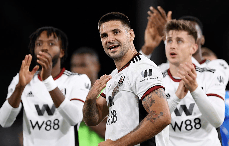 她仍会背上 她仍会背上